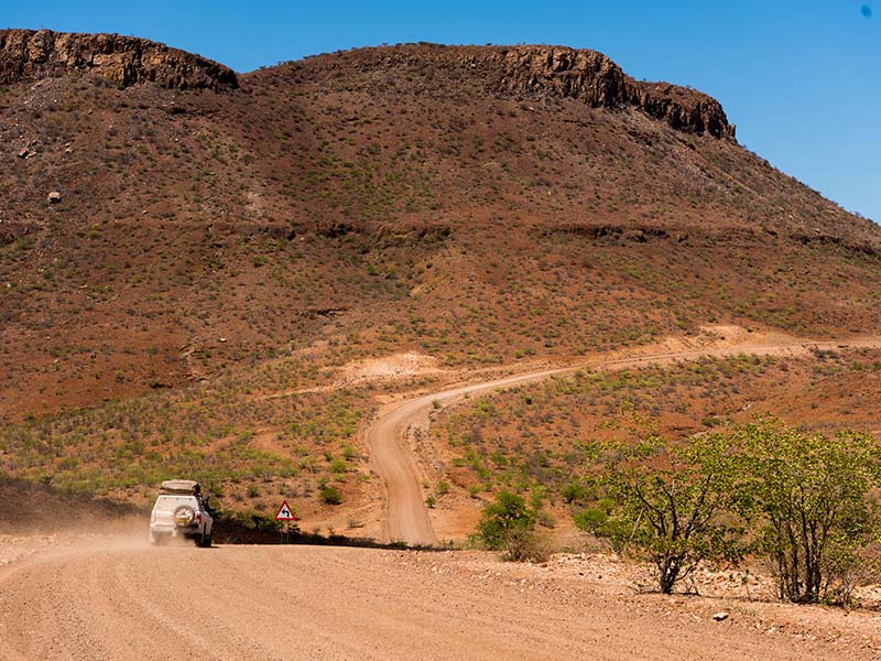 4x4-autoverhuur-namibië-camping-uitrusting-3-5-personen